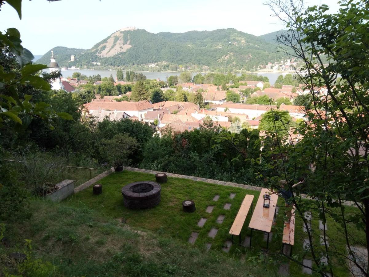 V4 Kilatoterasz Apartmanok Foeldszint Nagymaros Exterior photo